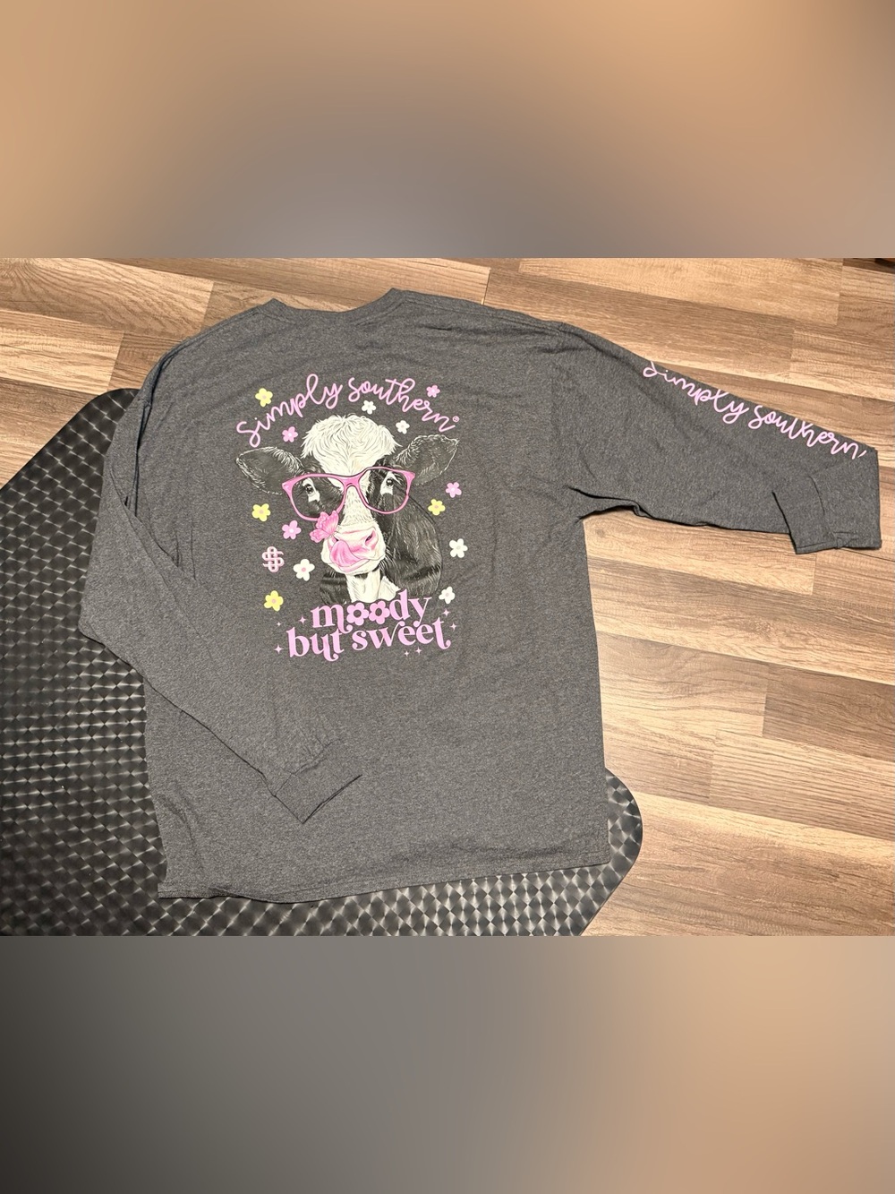 Simply Southern Gray Long-Sleeve Tee with Cow Graphic women’s size XXL